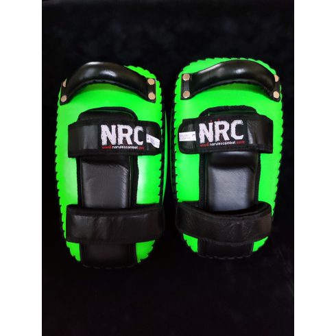 Alkarpajzs Eredeti bőr hajlított kivitel.